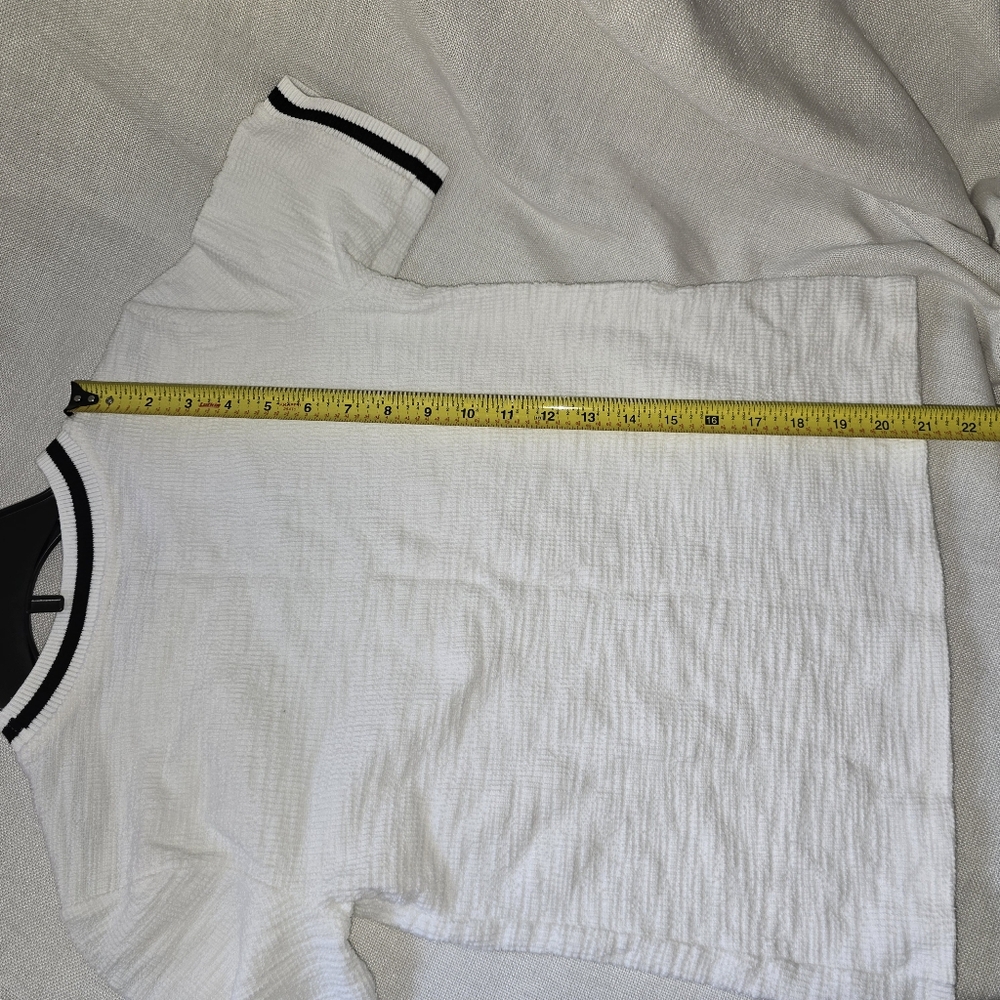 Ann Taylor Sz. XS White Textured Short Sleeve Top with Black Trim Preppy Casual - Picture 9 of 12